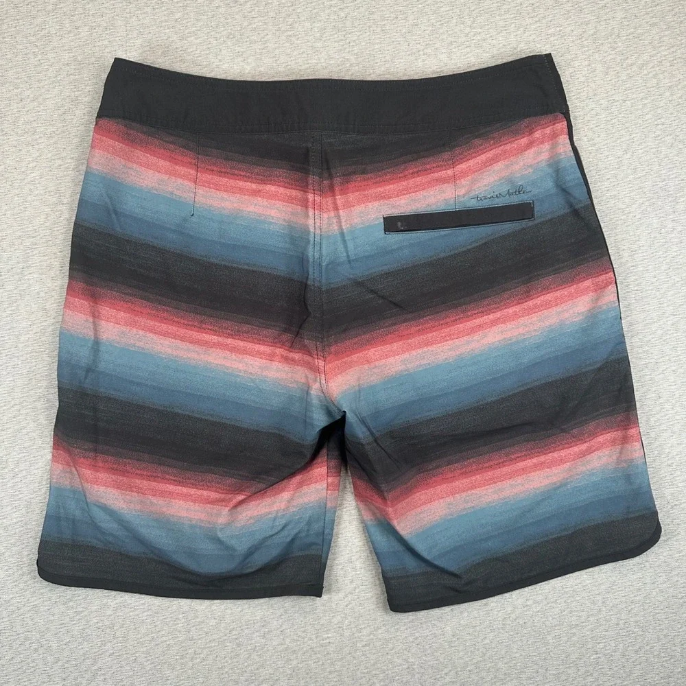 TravisMathew Board Shorts Mens 32 Ombre Stripe Red Blue Black 4-Way Stretch Swim